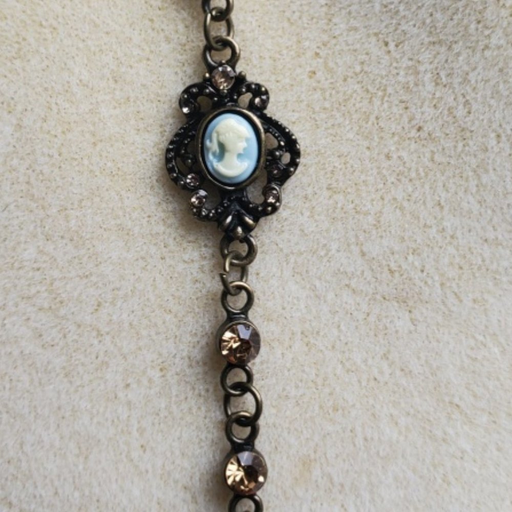 Cameo Rhinestone Chain bracelet - Picture 2 of 4